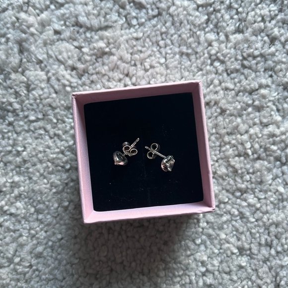 Pandora Elevated Heart Stud Earrings stearling silver small minimal simple - Picture 6 of 9